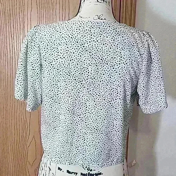 Polka dot dalmatian print retro style flutter sleeve crop top - Picture 4 of 4